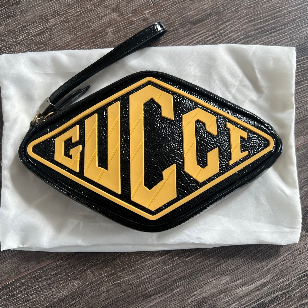 rare GUCCI retro logo leather wristlet
